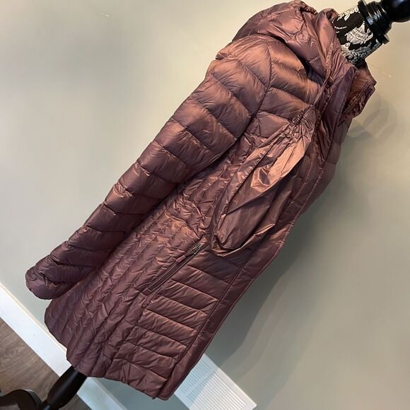 NEW. nylon puffer jacket . PACKABLE. 60% Down!!! NEW - Picture 2 of 5